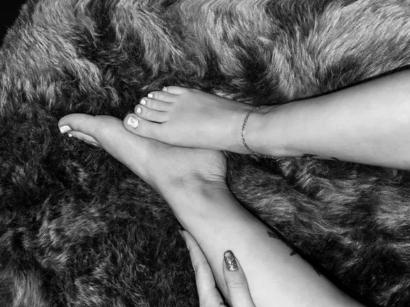 OnlyFans cuenta feetsbymissbarbie header 2