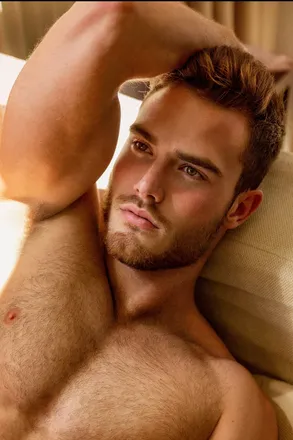 OnlyFans cuenta itsme_dougie header 2