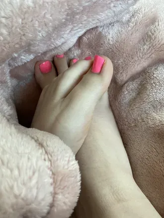 OnlyFans account  prettyinpinkpiggies1 avatar 1