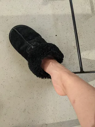 OnlyFans account  lovelyy_feet header 2
