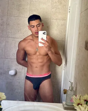 OnlyFans cuenta lessoperversso avatar 1