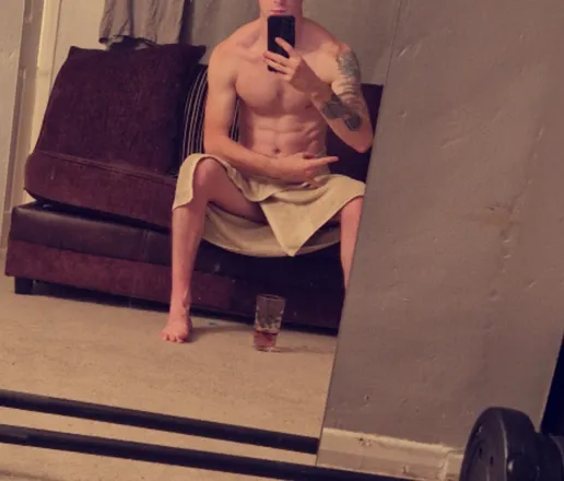 OnlyFans cuenta soirrelevantbro header 2