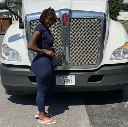 OnlyFans cuenta seductiveblacktrucker header 2