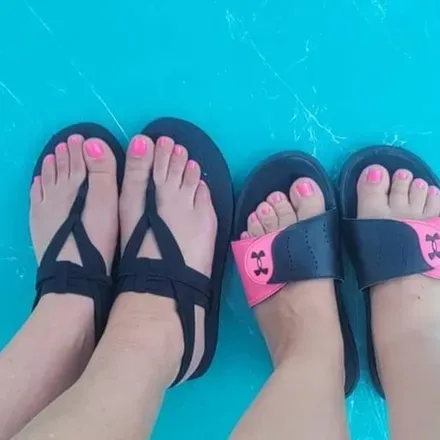 OnlyFans account  hollysolesntoes avatar 1