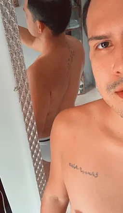 OnlyFans cuenta c_hidalgov header 2