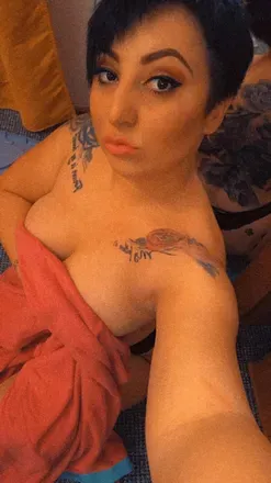 OnlyFans account  andaqueen header 2