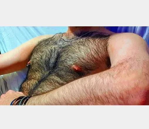 OnlyFans cuenta hairyarabbian6 header 2