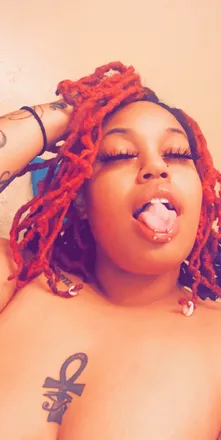 OnlyFans cuenta kaythemerwitch header 2