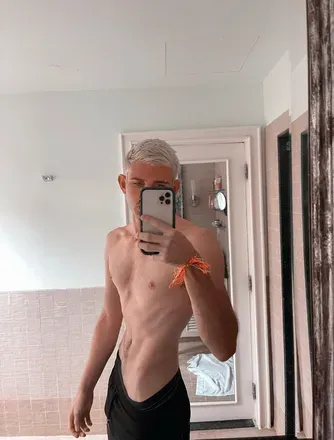 OnlyFans cuenta someyounguy1 avatar 1