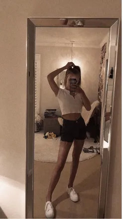 OnlyFans cuenta laurabearchen header 2