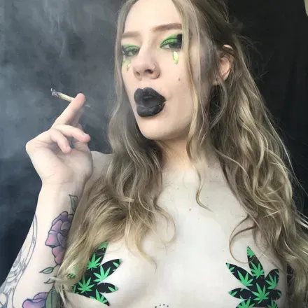 OnlyFans cuenta kittenxo420 avatar 1