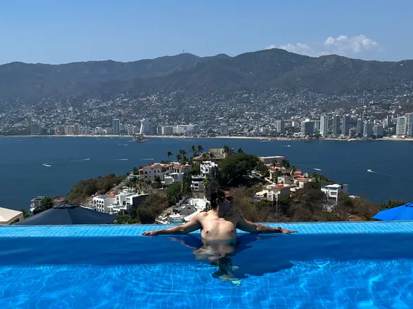 OnlyFans account  victor_pazypuente header 2