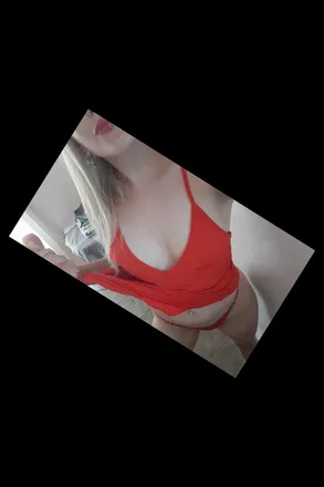 OnlyFans account  mierdita header 2
