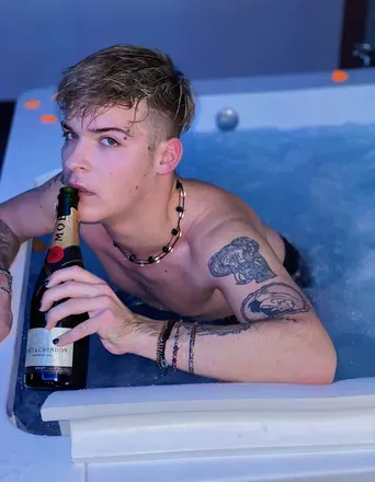 OnlyFans cuenta riccardoaldi header 2