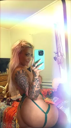 OnlyFans cuenta stephielou_xxx header 2