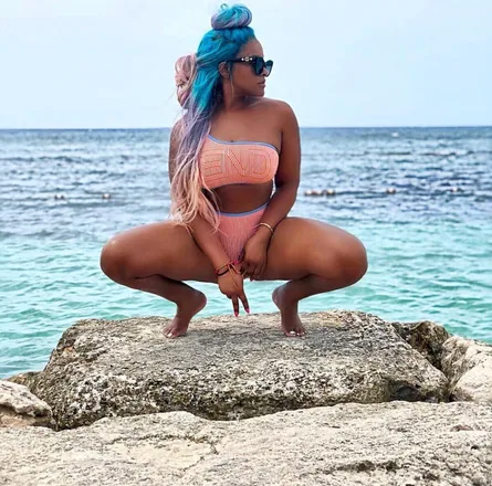 OnlyFans cuenta somayajones header 2
