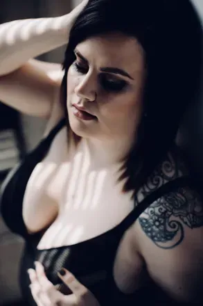 OnlyFans account  valkyrielauren avatar 1