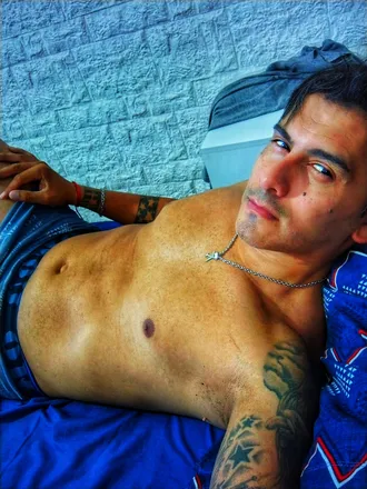 OnlyFans cuenta u182381624 header 2