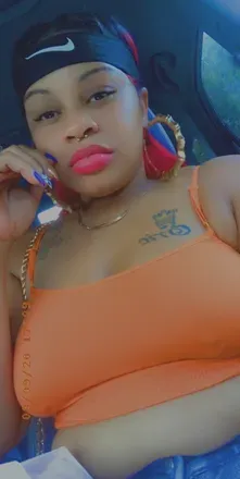 OnlyFans account  queenaries25 avatar 1