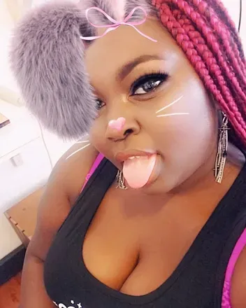 OnlyFans cuenta just_lil_tea header 2