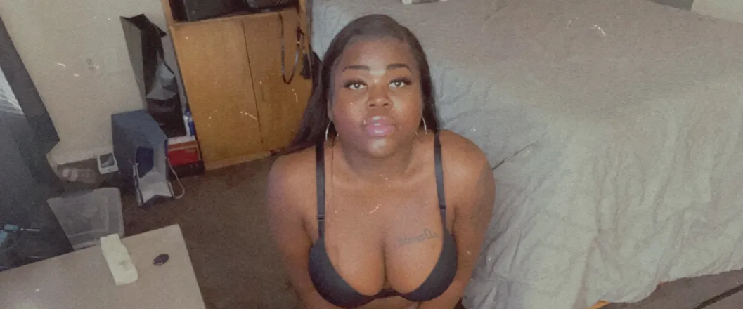 OnlyFans cuenta longdongbaddie header 2