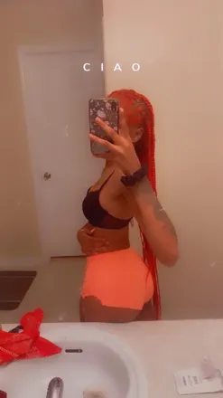 OnlyFans cuenta littleepetitee header 2