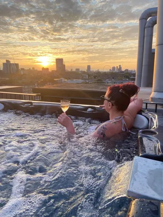 OnlyFans cuenta lexi_ldn header 2