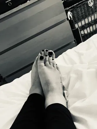 OnlyFans cuenta sexyladyfeetpictures avatar 1