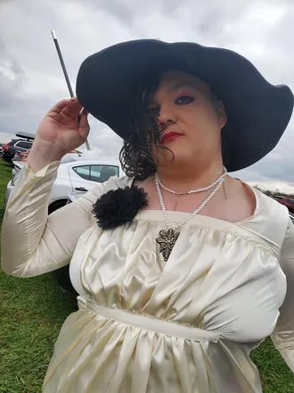 OnlyFans account  queen_astrid header 2
