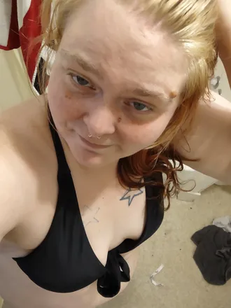 OnlyFans account  country_queen22 header 2