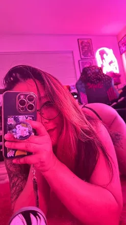 OnlyFans cuenta chibsafterhours header 2