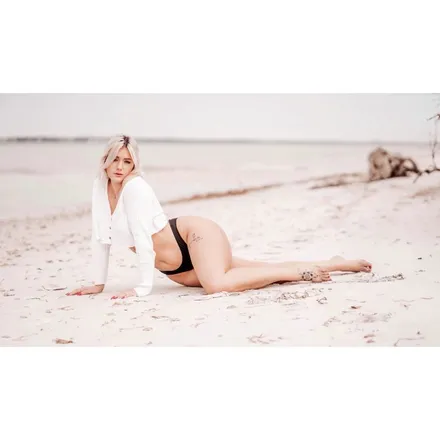 OnlyFans cuenta prettysnowbunni header 2
