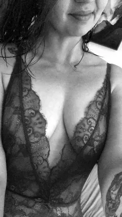 OnlyFans cuenta carebeark header 2