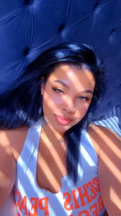 OnlyFans account  zoeyreyesx avatar 1