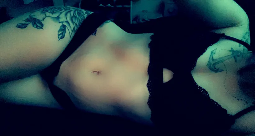 OnlyFans cuenta strawberryme99 header 2