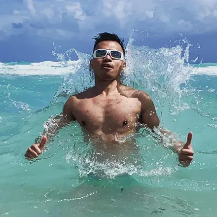 OnlyFans cuenta into_romeo header 2