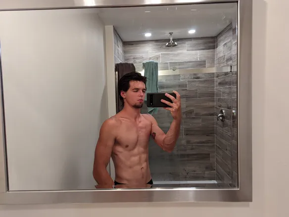OnlyFans cuenta twizzlerjames1998 header 2