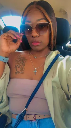 OnlyFans account  natural_covergirl header 2