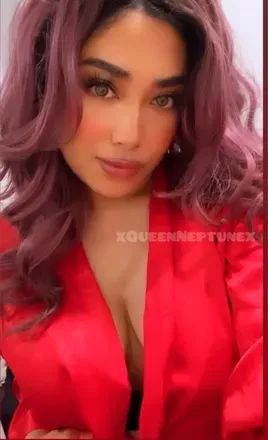 OnlyFans account  queenneptune avatar 1