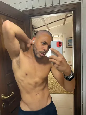 OnlyFans cuenta light_lyoz header 2