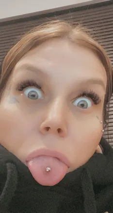 OnlyFans cuenta hellzbellz420 header 2