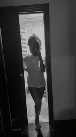 OnlyFans account  morenalatiina avatar 1