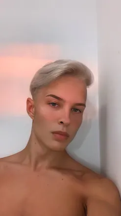 OnlyFans cuenta divineblondie header 2