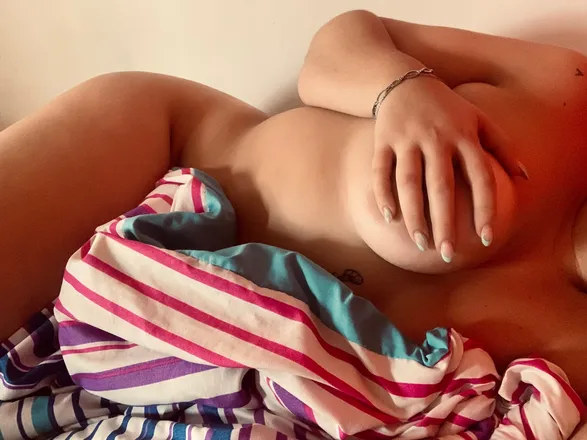 OnlyFans account  laputz header 2