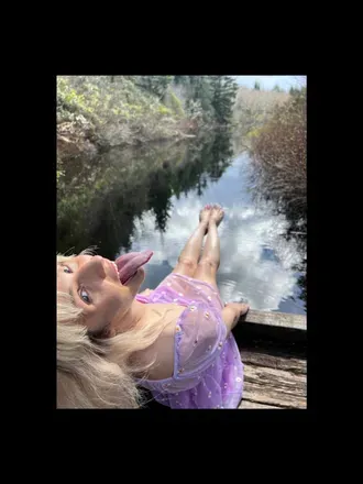 OnlyFans account  foxylilmarie header 2