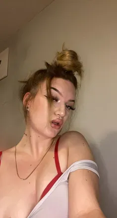 OnlyFans cuenta yourlilmisscherry avatar 1