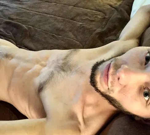 OnlyFans cuenta gaymer_guy00 header 2