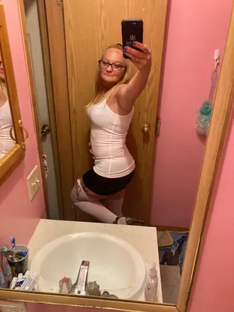 OnlyFans cuenta mrsprettypussy810 avatar 1