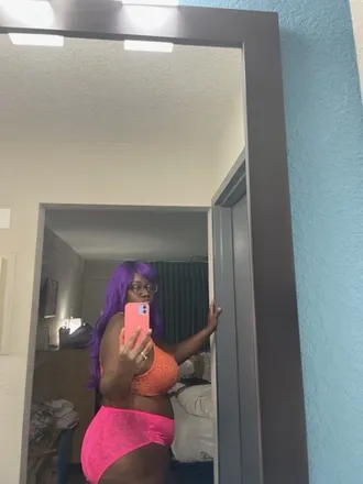 OnlyFans cuenta sweetandthickone2222 header 2