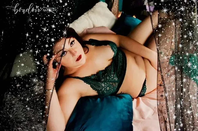 OnlyFans account  crystabelle24 header 2